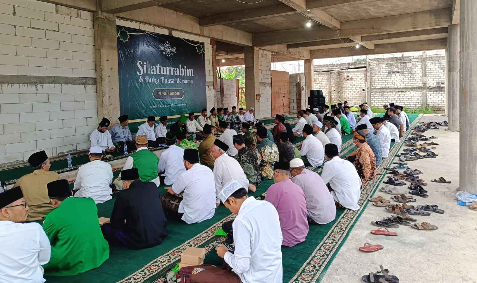 Dalam kesempatan Silaturrahim dan Buka Bersama, Ketua PCNU Gresik KH Mulyadi menjelaskan tentang perkembangan pembangunan RSNU Gresik serta program lainnya. Foto: Luthfi Anshori/NUGres