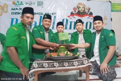 Pimpinan Anak Cabang (PAC) Gerakan Pemuda (GP) Ansor Benjeng Gresik memperingati Hari Lahir (Harlah) ke-90 GP Ansor. Foto: dok PAC GP Ansor Benjeng/NUGres