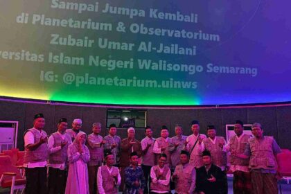 Lembaga Falakiyah PCNU Gresik (LFNU Gresik) melakukan kunjungan ke Planetarium KH. Zubair Umar Al Jailani UIN Walisongo Semarang. Foto: dok LFNU Gresik/NUGres