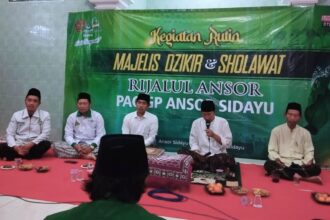 Pimpinan Anak Cabang (PAC) Majelis Dzikir dan Sholawat Rijalul Ansor (MDSRA) Sidayu, melaksanakan kegiatan di Ranting GP Ansor Pengulu, Sidayu Gresik, Senin (20/5/2024) malam. Foto: dok PR GP Ansor Pengulu/NUGres