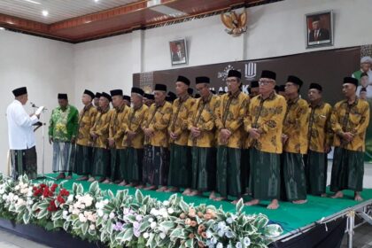 Pelantikan jajaran pengurus Majelis Wakil Cabang Nahdlatul Ulama Dukun (MWCNU Dukun) masa khidmat 2024 - 2029, Kamis (9/5/2024). Foto: dok MWCNU Dukun/NUGres