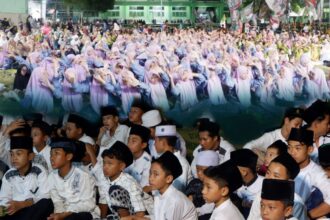 Ribuan orang hadir dan menyaksikan rangkaian Pelantikan Ranting NU Tebuwung yang dirangkai dengan Halal Bihalal dan Tebuwung Bersholawat, Selasa (7/5/2024) malam. Foto: dok PRNU Tebuwung/NUGres