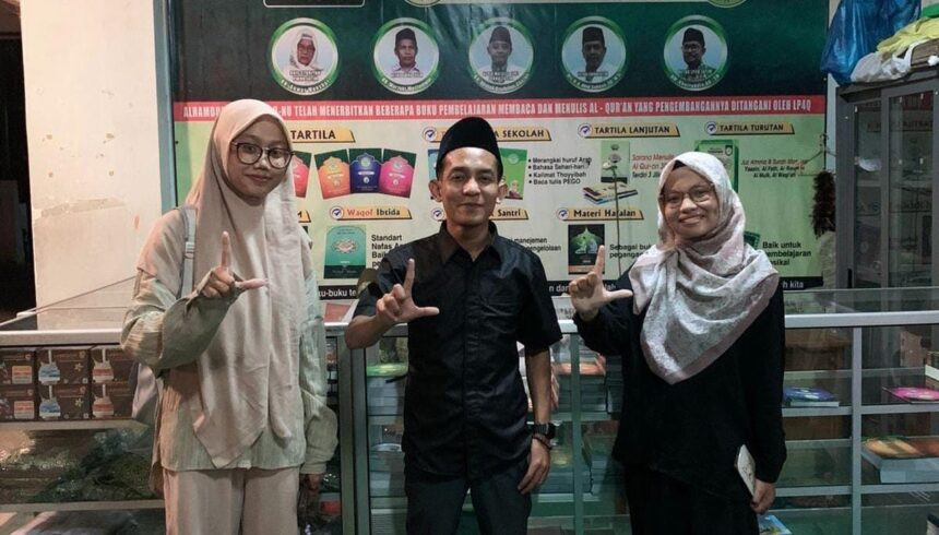 Tiga Pelajar NU Gresik (dari kiri ke kanan) Ima Fitriyah (Ketua PR IPPNU Bulangan, Dukun), Najih Sa'dullah (Koordinator SRC PC IPNU Gresik), Nur Laili Hidayati (Anggota Litbang PC IPPNU Gresik), lolos seleksi Research Academy PW IPNU IPPNU Jawa Timur. Foto: dok PC IPNU IPPNU Gresik/NUGres
