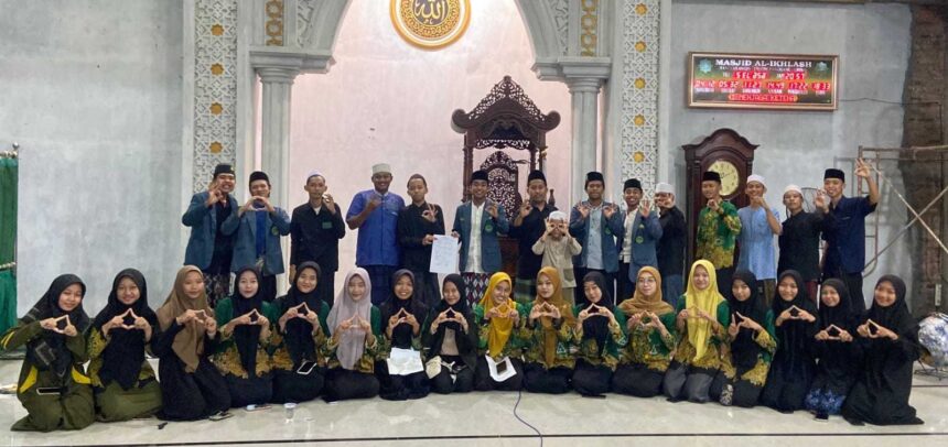 Pimpinan Anak Cabang (PAC) IPNU IPPNU Balongpanggang melakukan Turing (Turun ke ranting) sekaligus Fasilitasi Rapat Anggota I PR IPNU IPPNU Ganggang, Selasa (21/5/2024). Foto: dok PAC IPNU IPPNU Balongpanggang/NUGres