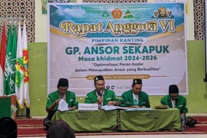 Jajaran Pimpinan Anak Cabang (PAC) GP Ansor Ujungpangkah saat hadir di Rapat Anggota Pimpinan Ranting (PR) GP Ansor Sekapuk, Ujungpangkah Gresik, Sabtu (1/6/2024). Foto: dok PAC GP Ansor Ujungpangkah/NUGres