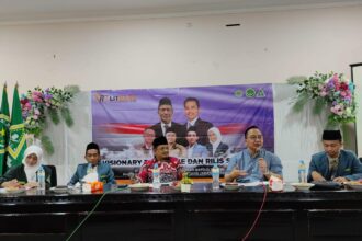 Panelis memberikan tanggapan hasil survei SRC-Litbang PC IPNU IPPNU Gresik pada Selasa (18/6/2024). Foto: Chidir/NUGres