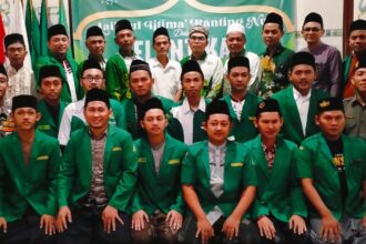Di sela Lailatul Ijtima' NU Ranting Ngepung, Jumat (5/7/2024) Pimpinan Ranting (PR) GP Ansor Ngepung Kedamean periode 2023-2025 dilantik menjadi pusat perhatian. Foto: dok PR GP Ansor Ngepung/NUGres