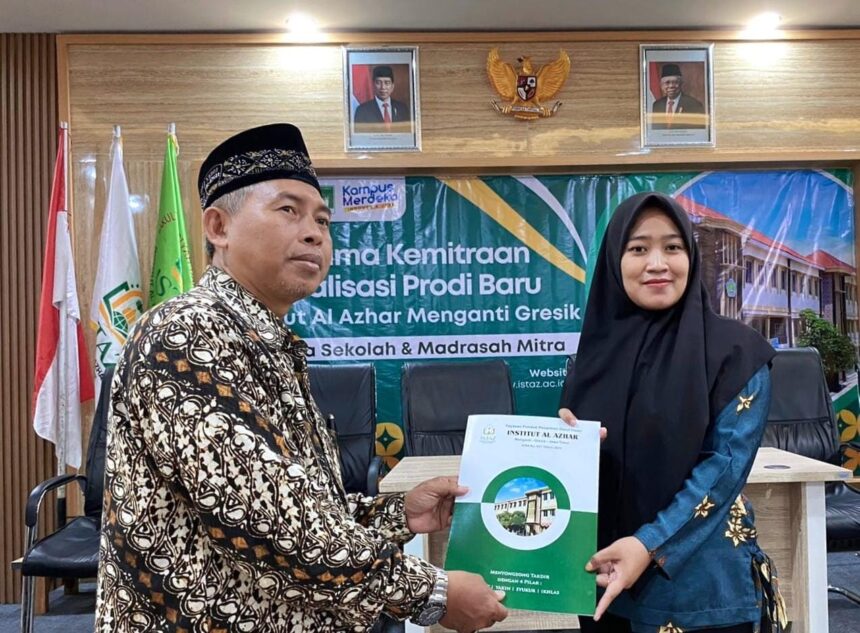 Wujudkan komitmen perkuat pengabdian dalam pendidikan, kampus Institut Al-Azhar (ISTAZ) Menganti Gresik melakukan MoU bersama sekolah dan madrasah di wilayah Gresik Selatan, Kamis (25/7/2024). Foto: dok ISTAZ Gresik/NUGres