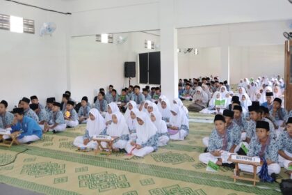 Peserta didik baru MTs Nurul Huda Grogol Bungah Gresik saat mengikuti kegiatan Masa Ta'ruf Siswa Madrasah (MATSAMA) Tahun ajaran baru 2024. Foto: dok MTs Nurul Huda/NUGres