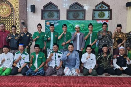 Spirit Tahun Baru Islam 1446 Hijriah, MDS Rijalul Ansor Kebomas Gresik Gelar Rutinan Ngaji Kitab, Senin (8/7/2024) malam. Foto: dok PAC GP Ansor Kebomas/NUGres