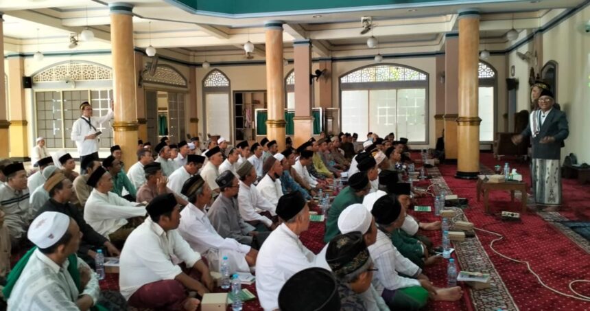 Lembaga Takmir Masjid (LTM) MWCNU Menganti menggelar Pelatihan Salat Sempurna, Sabtu (16/11/2024), di Masjid Miftahul Huda Desa Domas. Foto: dok LTMNU PCNU Gresik/NUGres