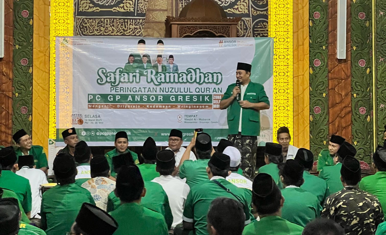 Ketua Pimpinan Cabang GP Ansor Gresik, M. Ludfi Khambali Abdillah, saat menyampaikan sambutan dan membagikan informasi agenda pelantikan PC GP Ansor Gresik masa khidmat 2024 - 2028. Foto: dok PC GP Ansor Gresik/NUGres