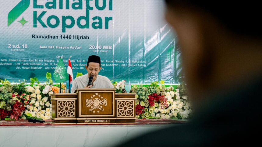 Hari ketiga Lailatul Kopdar Ramadan 1446 H MWCNU Bungah, ngaji kitab Al-Misku Al-Faih menghadirkan Qori' Ustadz M. Ajir Muzakki, Selasa (4/3/2025) malam. Foto: dok LTN MWCNU Bungah/NUGres
