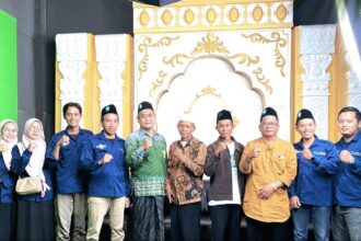 Perkuat kapasitas kru dalam bidang jurnalistik dan produksi konten video dakwah, Media Center NU Sidoraharjo Kedamean Gresik melakukan studi tiru ke Aula Media Group, Rabu (16/4/2025). Foto: dok MCNU Sidoraharjo/NUGres