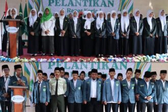 Pimpinan Anak Cabang (PAC) IPNU IPPNU Ujungpangkah Gresik masa khidmat 2024-2026 resmi dilantik pada Ahad (20/4/2025). Foto: dok PAC IPNU IPPNU Gresik/NUGres
