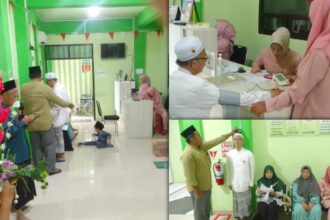 Sejumlah pasien memanfaatkan pemeriksaan gratis yang digelar oleh Klinik Annahdlah MWCNU Dukun, Rabu (16/4/2025). Foto: Syafik Hoo/NUGres