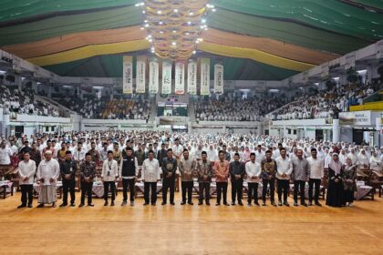 Sebanyak 1.813 Calon Jamaah Haji (CJH) asal Kabupaten Gresik mengikuti bimbingan Manasik Haji Akbar se-Kabupaten di GOR Tri Dharma Petrokimia, Gresik. Foto: ist/NUGres