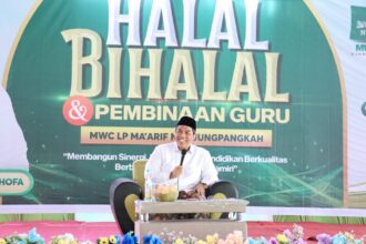 Wakil Ketua Umum PBNU, Dr (HC) KH Zulfa Musthofa menghadiri Halal Bihalal dan Pembinaan Guru Nahdlatul Ulama yang diselenggarakan oleh LP Ma'arif MWCNU Ujungpangkah. Foto: dok LP Ma'arif MWCNU Ujungpangkah/NUGres