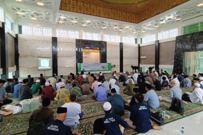 Sambut Iduladha 1446 Hijiriah, Pengurus Cabang Lembaga Takmir Masjid Nahdlatul Ulama (PC LTMNU) bekerja sama dengan Dewan Pimpinan Daerah (DPD) Juru Sembelih Halal (Juleha) Kabupaten Gresik menggelar pembinaan kepada takmir masjid dan musala se-kabupaten Gresik, Sabtu (17/5/2025). Foto: dok LTMNU Gresik/NUGres