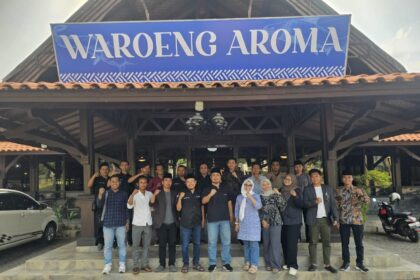 Pimpinan Cabang Gerakan Pemuda Ansor Gresik menggelar pertemuan advokat muda dan ta’aruf pengurus LBH Ansor, Sabtu (10/5/2025). Foto: dok LBH Ansor Gresik/NUGres