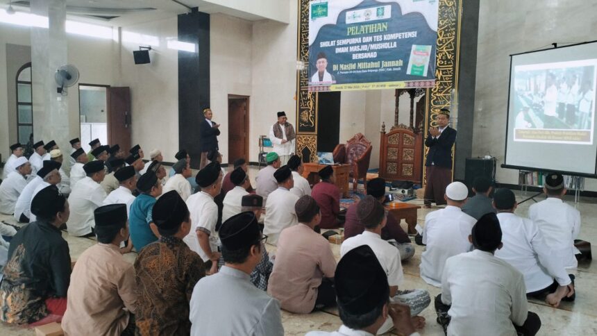 Lembaga Takmir Masjid Nahdlatul Ulama (LTMNU) Gresik melalui Ranting NU Kota Baru Driyorejo (KBD), sukses menggelar elar Uji Kompetensi Imam dan Pelatihan Sholat Sempurna Bersanad Angkatan XXIII, Sabtu (31/5/2025). Foto: dok LTMNU Gresik/NUGres