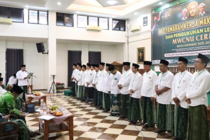 Jajaran pengurus MWCNU Cerme masa khidmat 2025 - 2030 sukses menggelar Musyawarah Kerja (Musyker) perdana, pada Kamis (29/5/2025) di Aula KH. Yusuf Hasyim Pondok Pesantren Tebuireng, Jombang. Foto: dok MWCNU Cerme/NUGres