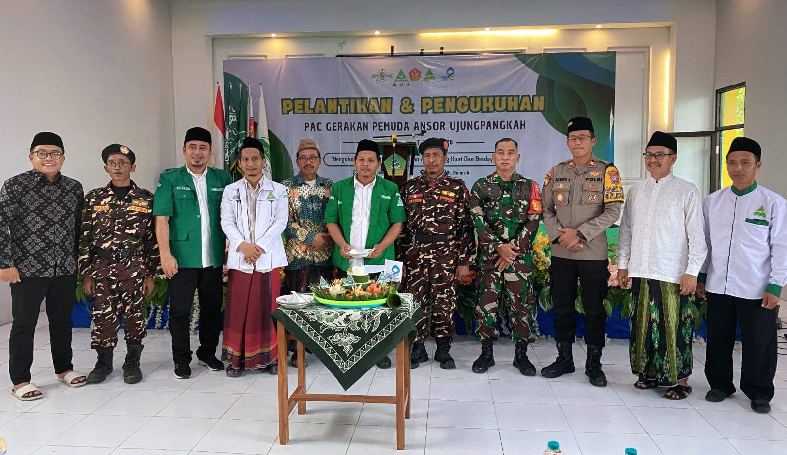 Pelantikan PAC GP Ansor Ujungpangkah juga dihadiri sejumlah tokoh penting baik di tingkat kecamatan hingga anggota DPRD Gresik. Foto: dok PAC GP Ansor Ujungpangkah/NUGres 