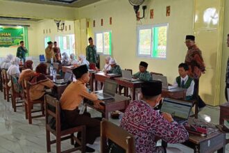 Belasan peserta mengikuti seleksi Pemilihan Pelajar Teladan (PPT 2025) LP Ma'arif MWCNU Kebomas, Sabtu (3/5/2025). Foto: dok LP Ma'arif MWCNU Kebomas/NUGres