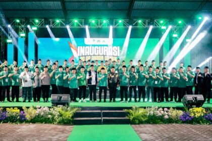 LANGKAH AWAL PERKHIDMATAN. Inaugurasi Pelantikan PC GP Ansor Gresik masa khidmat 2024 - 2028 berlangsung dengan penuh kemeriahan di Kompleks Kantor Bupati Gresik pada Ahad 22 Juni 2025. Foto: dok PC GP Ansor Gresik/NUGres