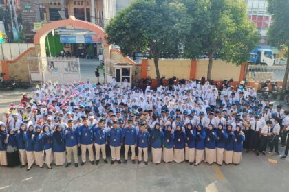 Menyongsong masa depan gemilanh dengan iman, ilmu dan amal. SMP YPI Darussalam 1 Cerme sukses laksanakan MPLS Ramah 14-16 Juli 2025. Foto: dok SMP YPI Darussalam 1 Cerme/NUGres