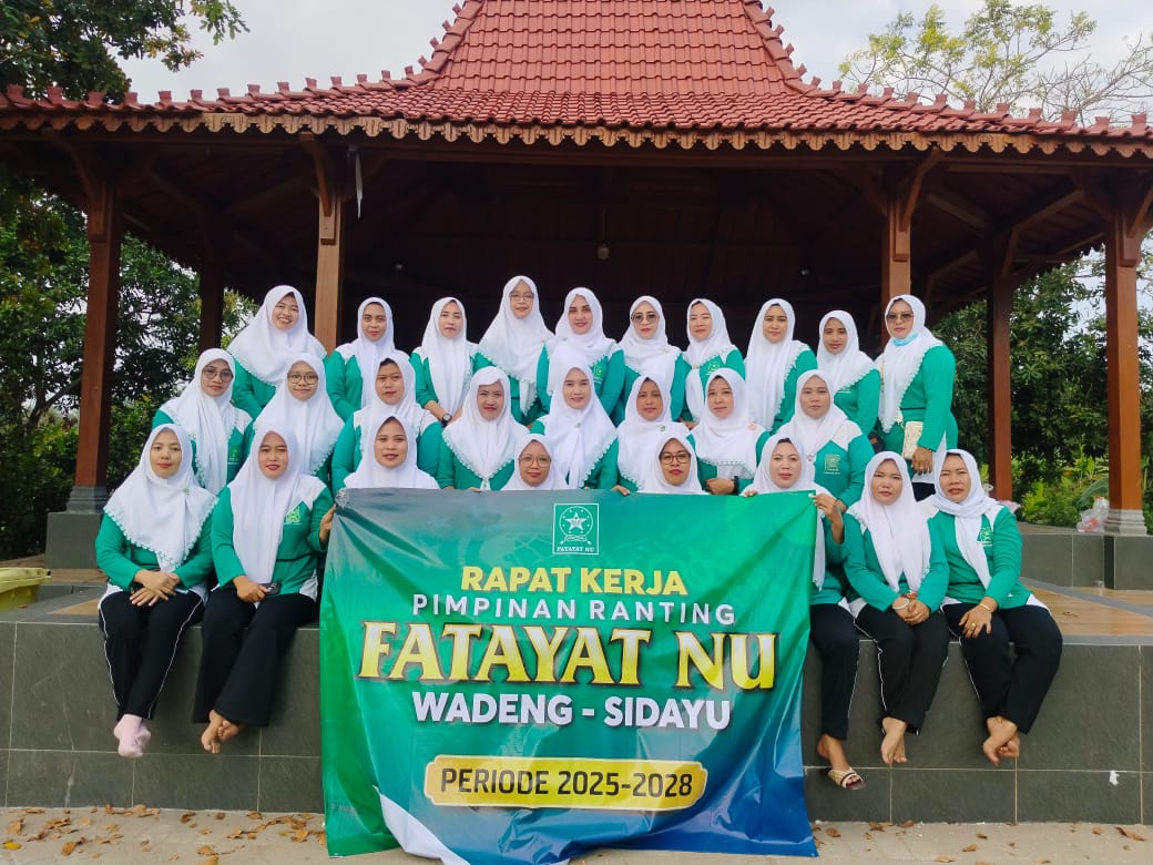 Para pengurus dan anggota Pimpinan Ranting Fatayat NU Wadeng masa khidmat 2025 - 2028 mengabadikan momen usai menuntaskan kegiatan rapat kerja. Foto: dok PR Fatayat NU Wadeng/NUGres
