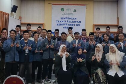 PCNU Gresik melalui Lembaga Wakaf dan Pertanahan Nahdlatul Ulama (LWPNU) Gresik bersama Pimpinan Cabang (PC) IPNU IPPNU Gresik menggelar Bimbingan Teknis (Bimtek) Relawan Sensus Aset NU Gresik, Sabtu (16/8/2025). Foto: NUGres