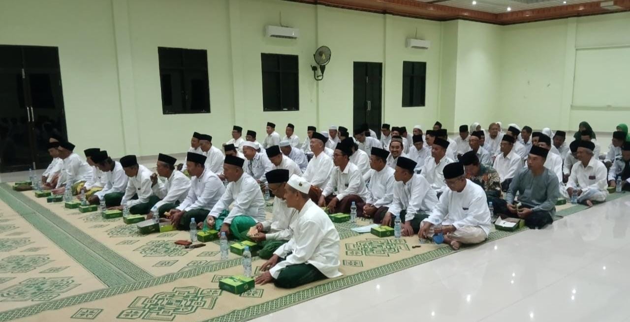 Pengurus Ranting NU se-Wakil Cabang NU Dukun hadir dalam kegiatan turba dan konsolidasi jamiyah. Foto: dok MWCNU Dukun/NUGres