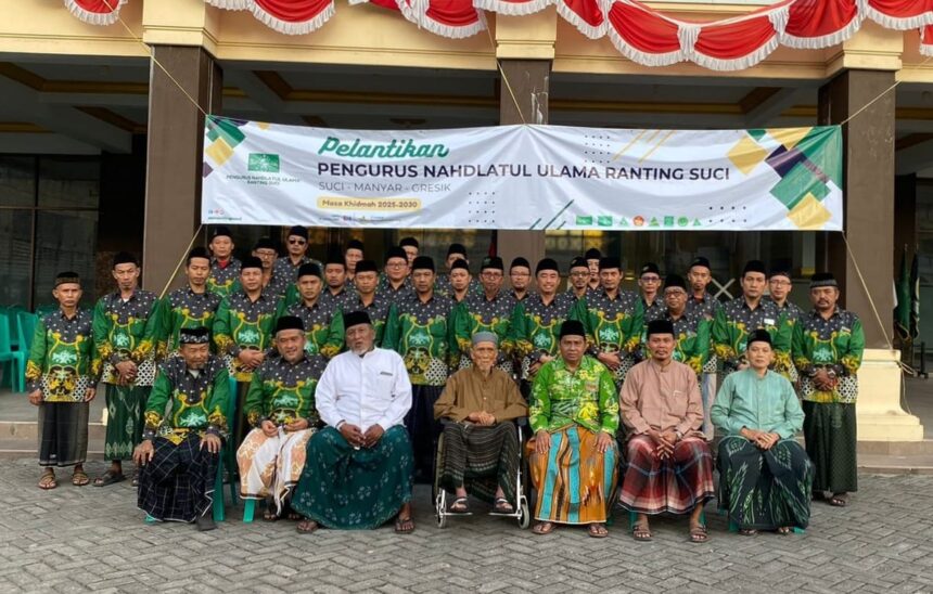 Tabarukkan sekaligus Nyadong Spirit Khidmat dari Ulama Sepuh menjadi rangkaian Pelantikan Pengurus Ranting Nahdlatul Ulama (PRNU) Suci masa khidmat 2025 - 2030, Sabtu (30/8/2025). Foto: dok PRNU Suci/NUGres