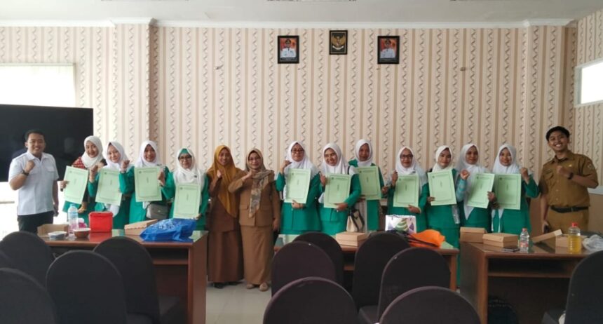 PC Fatayat NU Gresik Gandeng DPMPTSP Sosialisasikan NIB dan SPP-IRT untuk UMKM, Selasa (23/9/2025). Foto: dok PC Fatayat NU Gresik/NUGres