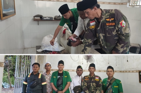 Mengawali kegiatan, Pimpinan Ranting (PR) Gerakan Pemuda Ansor Sukomulyo, Manyar, Gresik, melaksanakan ziarah ke makam sesepuh desa, Kamis (11/9/2025). Foto: dok PR GP Ansor Sukomulyo/NUGres