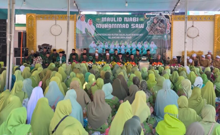 Tak kurang 3.000 anggota Muslimat NU dari PAC Benjeng bersama elemen Nahdlatul Ulama setempat menghadiri Peringatan Maulid Nabi Muhammad SAW sekaligus pertemuan rutin PAC Muslimat NU Benjeng. Foto: dok PAC Muslimat NU Benjeng/NUGres