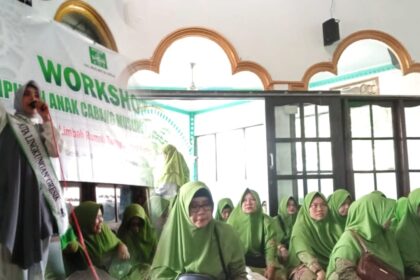 Pimpinan Anak Cabang (PAC)!Muslimat NU Gresik sukses menyelenggarakan workshop pengolahan limbah rumah tangga menjadi kerajinan kreatif. Foto: dok PAC Muslimat NU Gresik/NUGres