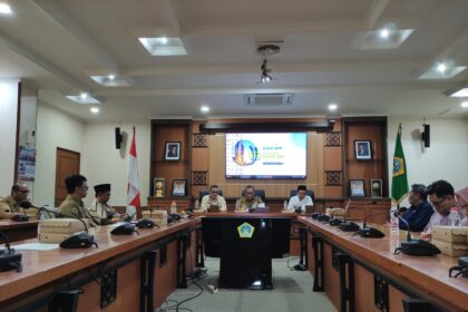 Lakpesdam PBNU melaksanakan Kick Off Forum Multi Stakeholder Pelindungan Pekerja Migran Indonesia Berbasis Komunitas (P2MI BK) di Kabupaten Gresik, Selasa (18/11/2025). Foto: NUGres
