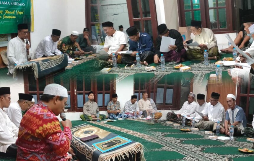 Lembaga Dakwah MWCNU Kebomas melalui kembali menggelar kegiatan rutin Pengajian Kitab Sulamuttaufiq, Ahad (16/11/2025) malam. Foto: dok MWCNU Kebomas/NUGres