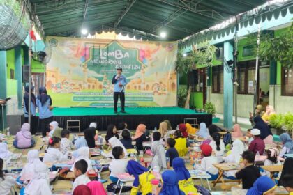 Menyambut Hari Pahlawan, MI Ma’arif Sidomukti Kecamatan Kebomas, Gresik, menggelar Lomba Mewarnai dan Tahfidz tingkat TK B se-Kecamatan Kebomas dan Gresik, pada Ahad (2/11/2025). Foto: dok MI Ma'arif Sidomukti Kebomas/NUGres
