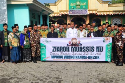 Tutup Peringatan Hari Lahir (Harlah) ke-103 NU kalender Hijriah, MWCNU Wringinanom Gresik Ziarah Muassis NU, Jumat (16/1/2026). Foto: dok MWCNU Wringinanom/NUGres