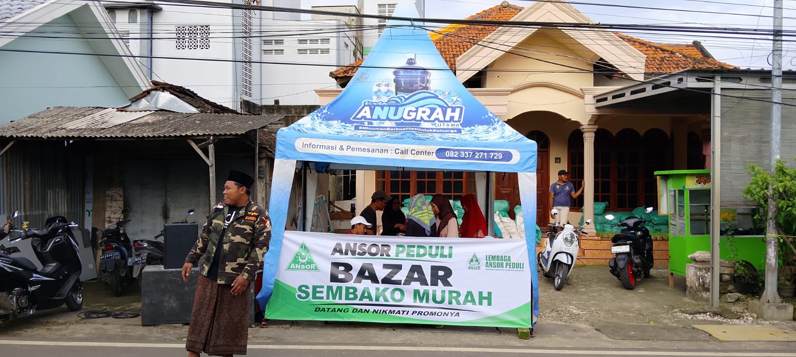 Stand Bazar Pimpinan Ranting Gerakan Pemuda Ansor Sekapuk. Foto: dok PR GP Ansor Sekapuk/NUGres