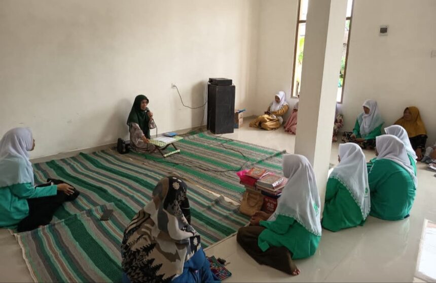 Kegiatan Ngaji “Fatayat Hebat: Ekonomi Keluarga Terawat” digelar Pimpinan Ranting Fatayat NU Tebuwung pada Jumat (6/3/2026). Foto: dok PR Fatayat NU Tebuwung/NUGres