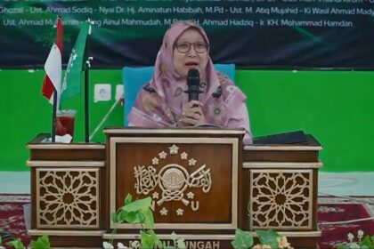 Pertemuan ke-14 Lailatul Kopdar 1447 Hijriah yang diselenggarakan MWCNU Bungah Gresik, Bu Nyai Inul Tekankan Larangan Fanatik Buta dalam Masalah Furu’iyyah. Foto: dok LTN MWCNU Bungah/NUGres
