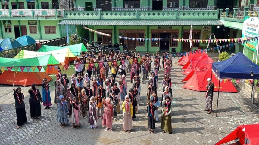 MI Miftahul Ulum Bulangan Dukun Gresik sukses menyelenggarakan Ramadhan Camp dan Santunan pada 11 - 12 Maret 2026. Foto: dok MI Miftahul Ulum Bulangan/NUGres
