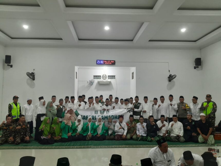 Rangkaian Safari Ramadhan Majelis Wakil Cabang Nahdlatul Ulama (MWCNU) Cerme, resmi ditutup dalam suasana hangat dan penuh kekeluargaan pada Kamis (12/3/2026) malam. Foto: dok LTN MWCNU Cerme/NUGres