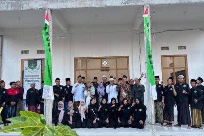 Santri PSNU Pagar Nusa Tebuwung menggelar buka bersama di Kantor NU Ranting Tebuwung, Sabtu (14/3/2026). Foto: dok PR PSNU Pagar Nusa Tebuwung/NUGres