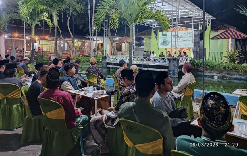 Pesantren Ramadan Islam Nusantara (Pramistara) angkatan ke-VII dan Haul ke-5 K. Ng. H. Agus Sunyoto resmi digelar di Pondok Pesantren Al-Ikhlash Dusun Mulyorejo Desa Dalegan Kecamatan Panceng Kabupaten Gresik, Jumat (6/3/2026). Foto: Chidir/NUGres