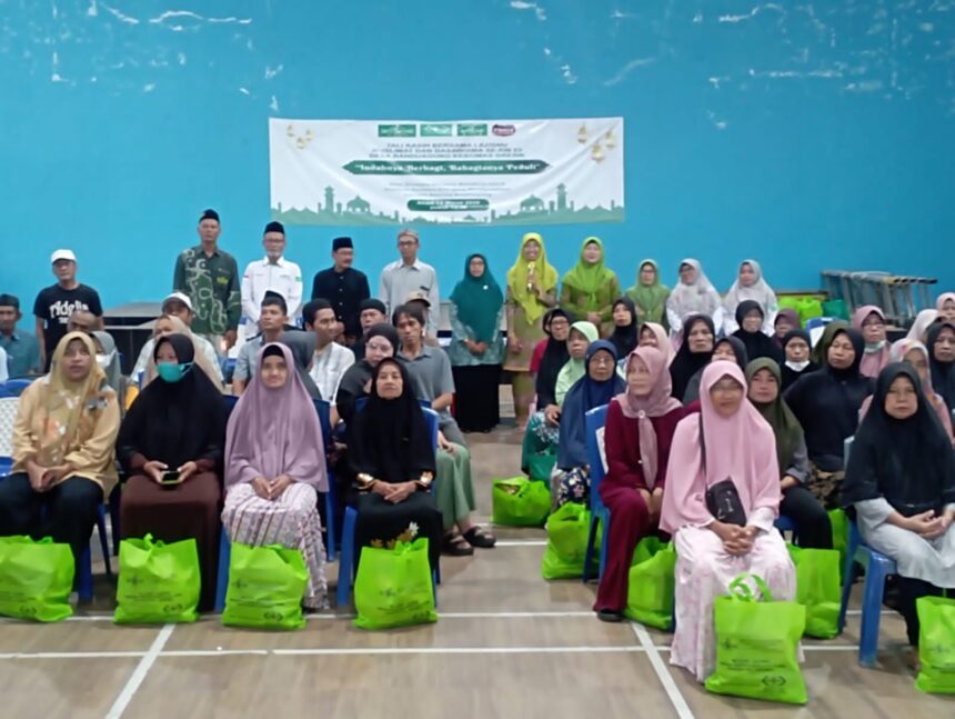 Kolaborasi NU Care Lazisnu Ranting Randuagung Kebomas Gresik bersama Elemen Masyarakat Salurkan Bantuan kepada Dhuafa, Ahad (15/3/2026). Foto: dok Lazisnu PRNU Randuagung/NUGres